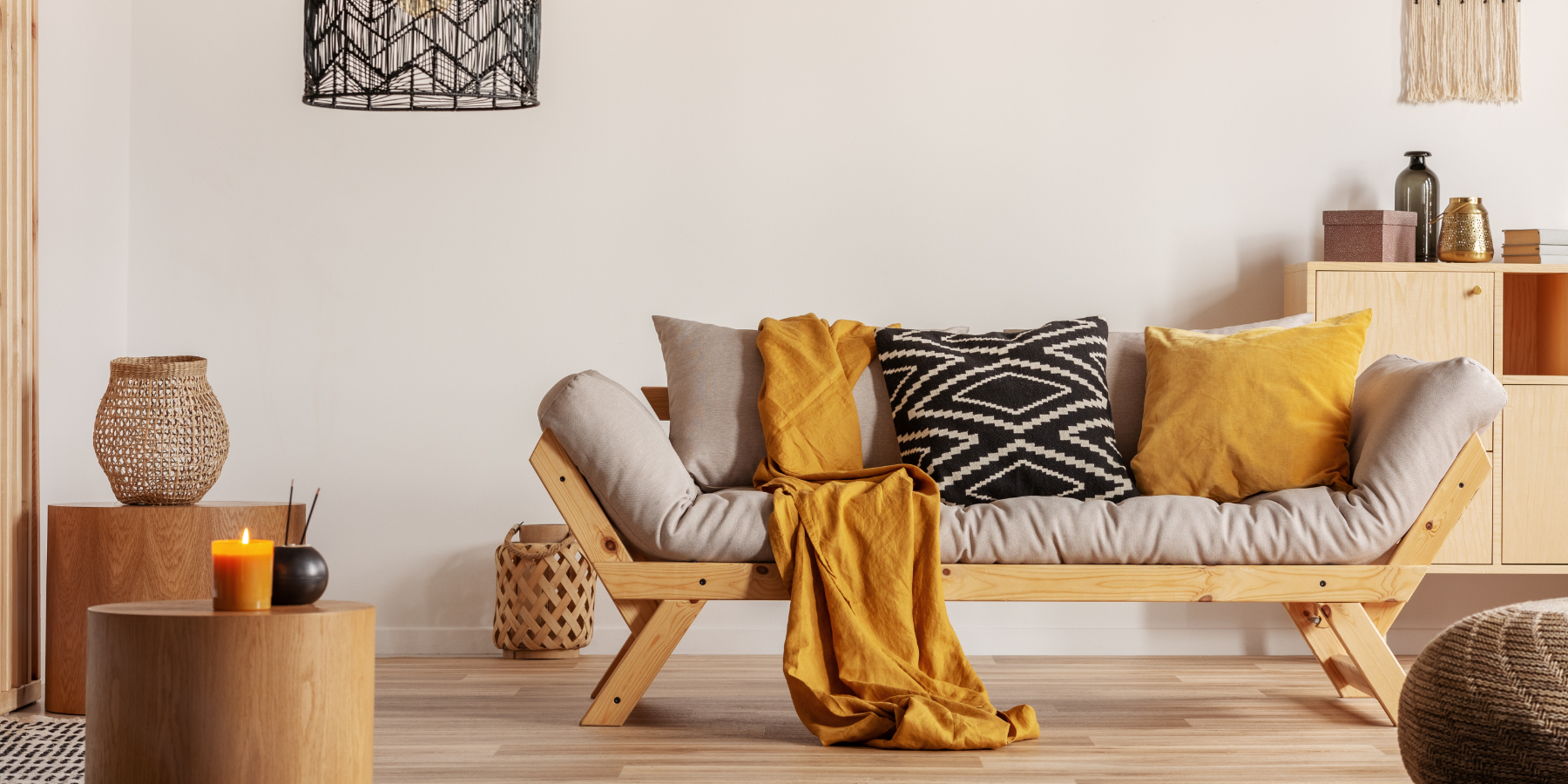 Airbnb Living Room Sofa And Throw 1800X900